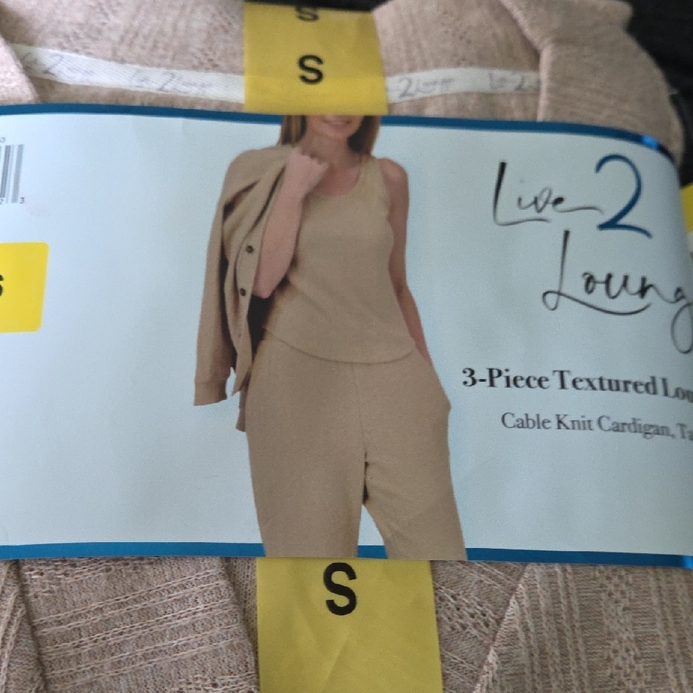 Live 2 Lounge Women's 3-Piece Textured Lounge Set - Beige - Picture 8 of 11
